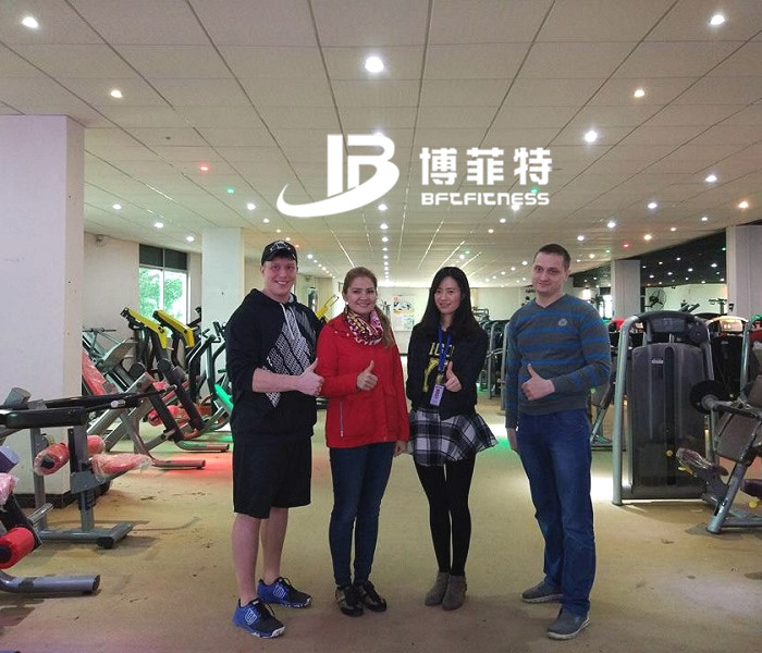 俄羅斯健身器材