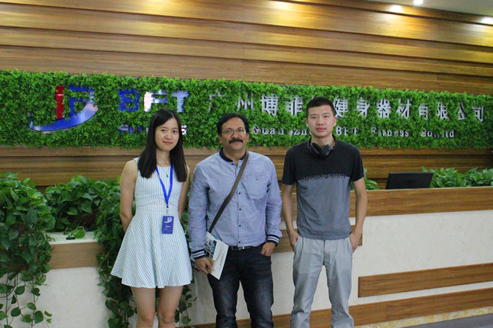 印度客戶(hù)來(lái)中國(guó)博菲特健身器材有限公司采購(gòu)商用健身器材