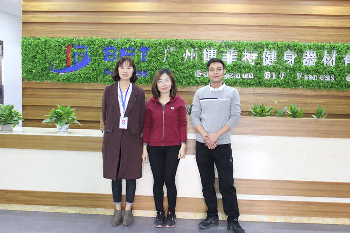 客戶(hù)在肯尼亞開(kāi)健身房