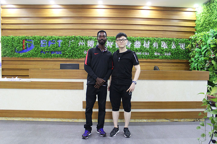 加納客戶采購博菲特跑步機健身器材