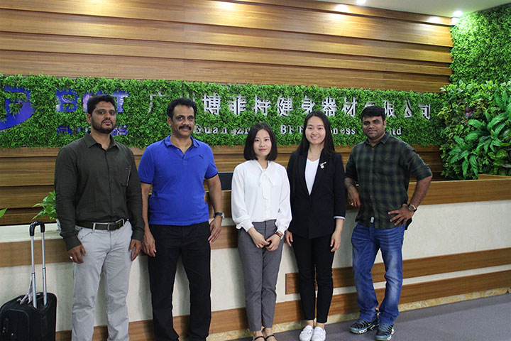 印度客戶來(lái)中國(guó)采購(gòu)健身器材