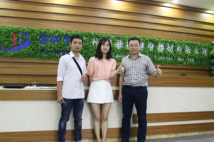 越南客戶來中國采購健身器材