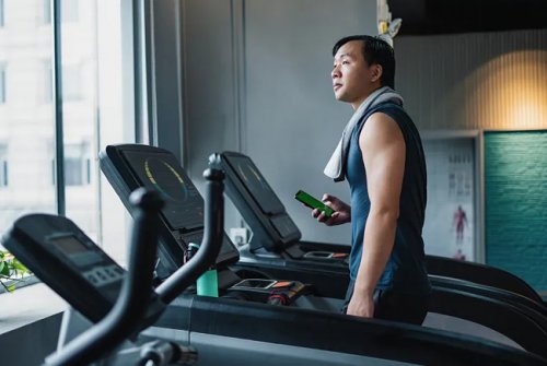 智能跑步機(jī)與普通跑步機(jī)的對(duì)比